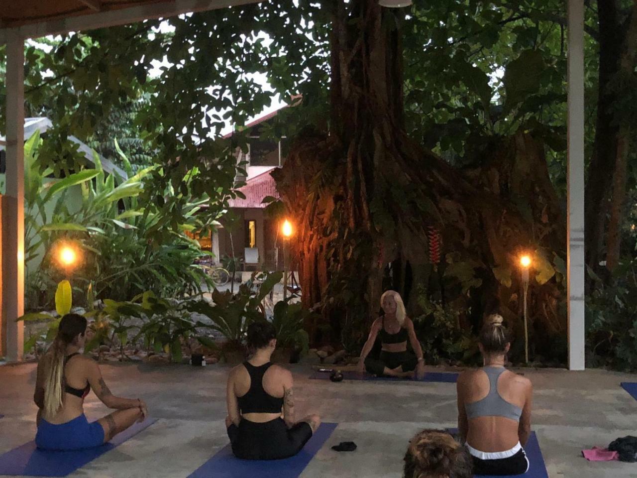 Jaco Inn Bagian luar foto