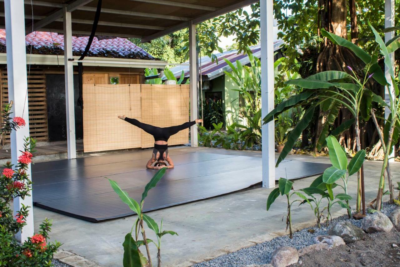 Jaco Inn Bagian luar foto